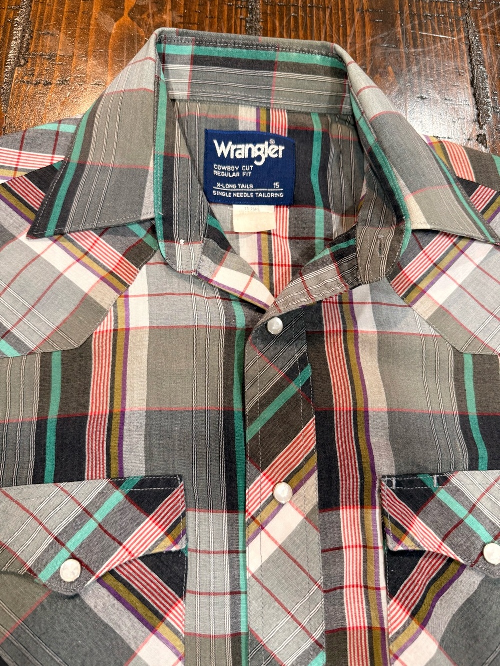 Vintage Wrangler Cowboy Cut Plaid Pearl snap shirt Men’s size 15 short sleeve
